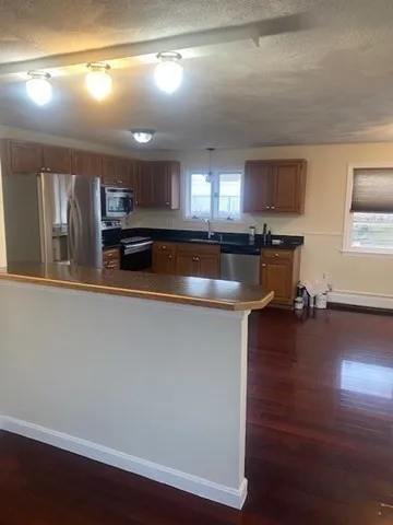 $2,800 | 32 Jennifer Lane, Unit 2, Peabody, MA 01960