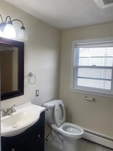 $2,800 | 32 Jennifer Lane, Unit 2, Peabody, MA 01960