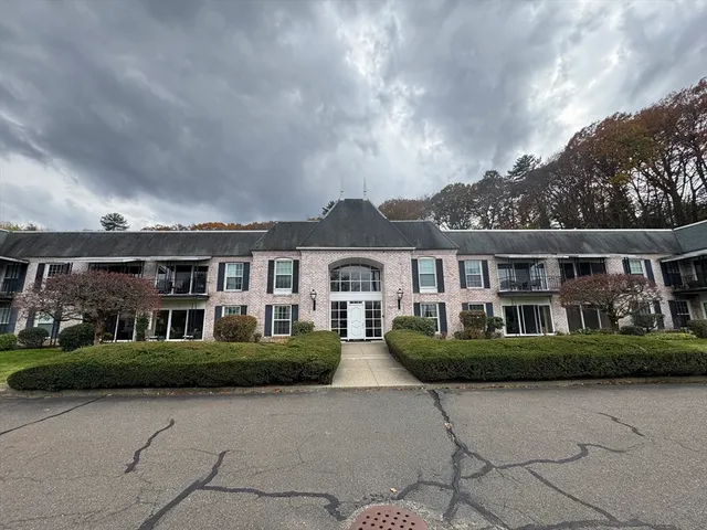 $179,900 | 324 Russell Road, Unit 101, Westfield, MA 01085