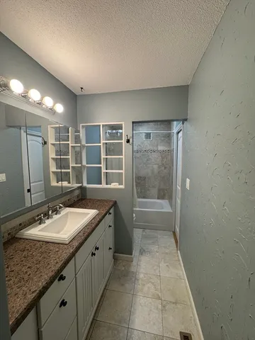 $179,900 | 324 Russell Road, Unit 101, Westfield, MA 01085