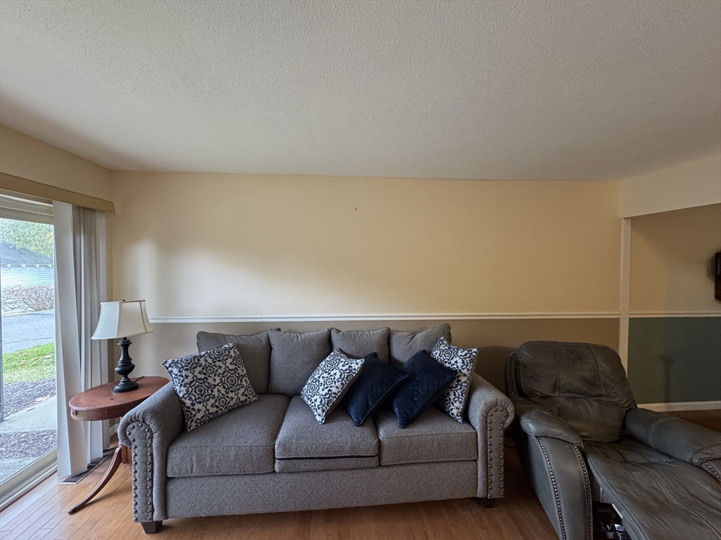 324 Russell Road, Unit 101 Westfield, MA 01085 - Photo 6 of 15 Gallery Image 6