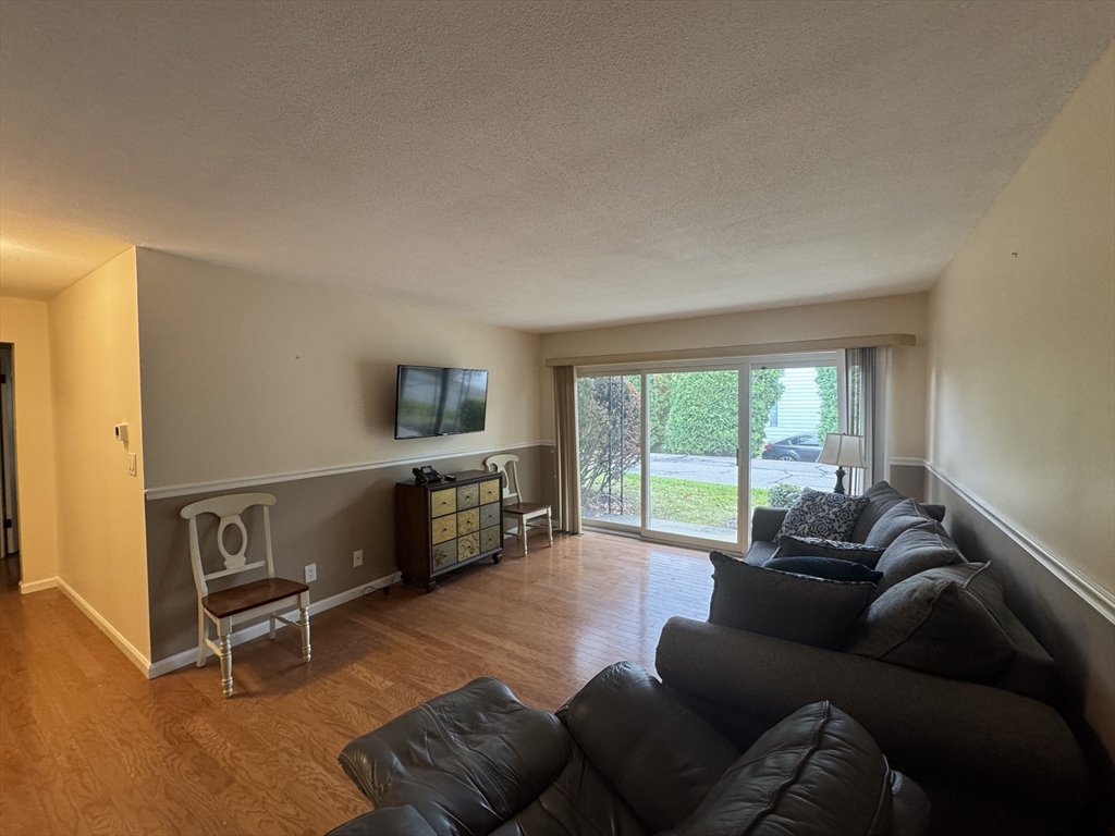 324 Russell Road, Unit 101 Westfield, MA 01085 - Photo 8 of 15 Gallery Image 8