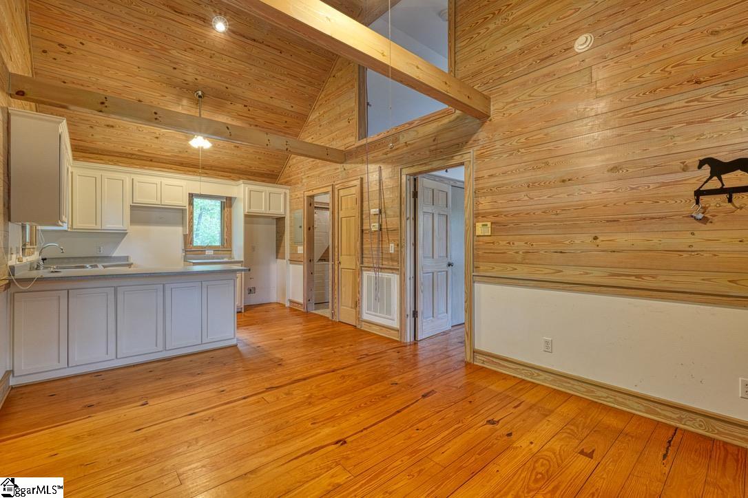 1810 Skunk Hollow Road Campobello, SC 29322 - Photo 4 of 50