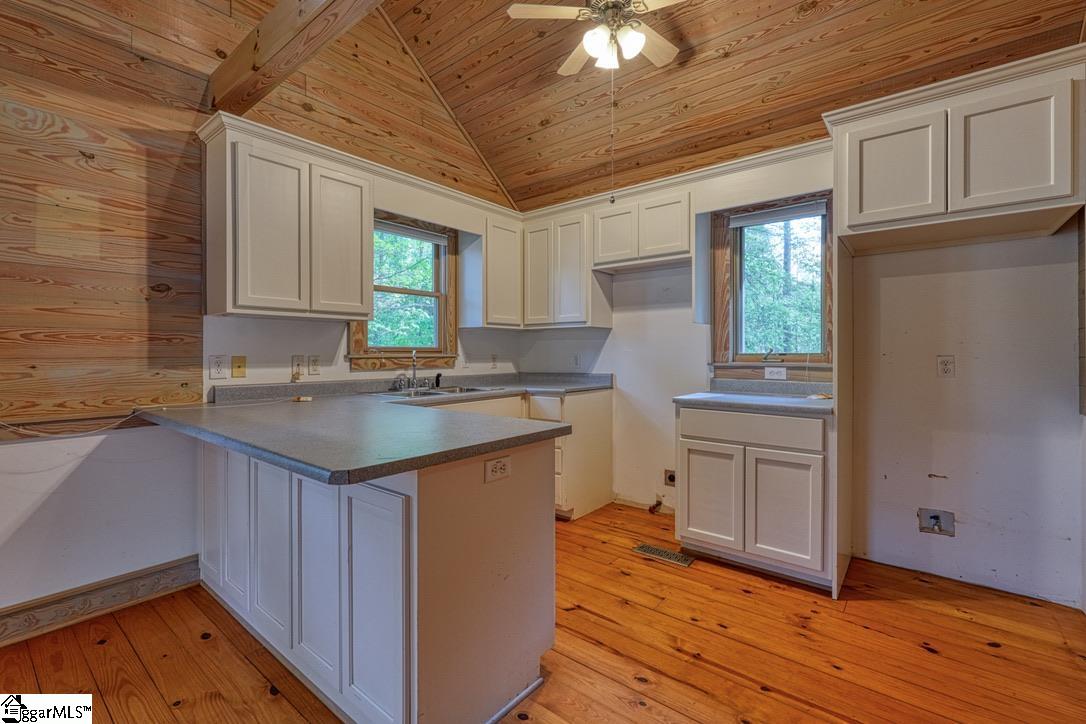 1810 Skunk Hollow Road Campobello, SC 29322 - Photo 7 of 50