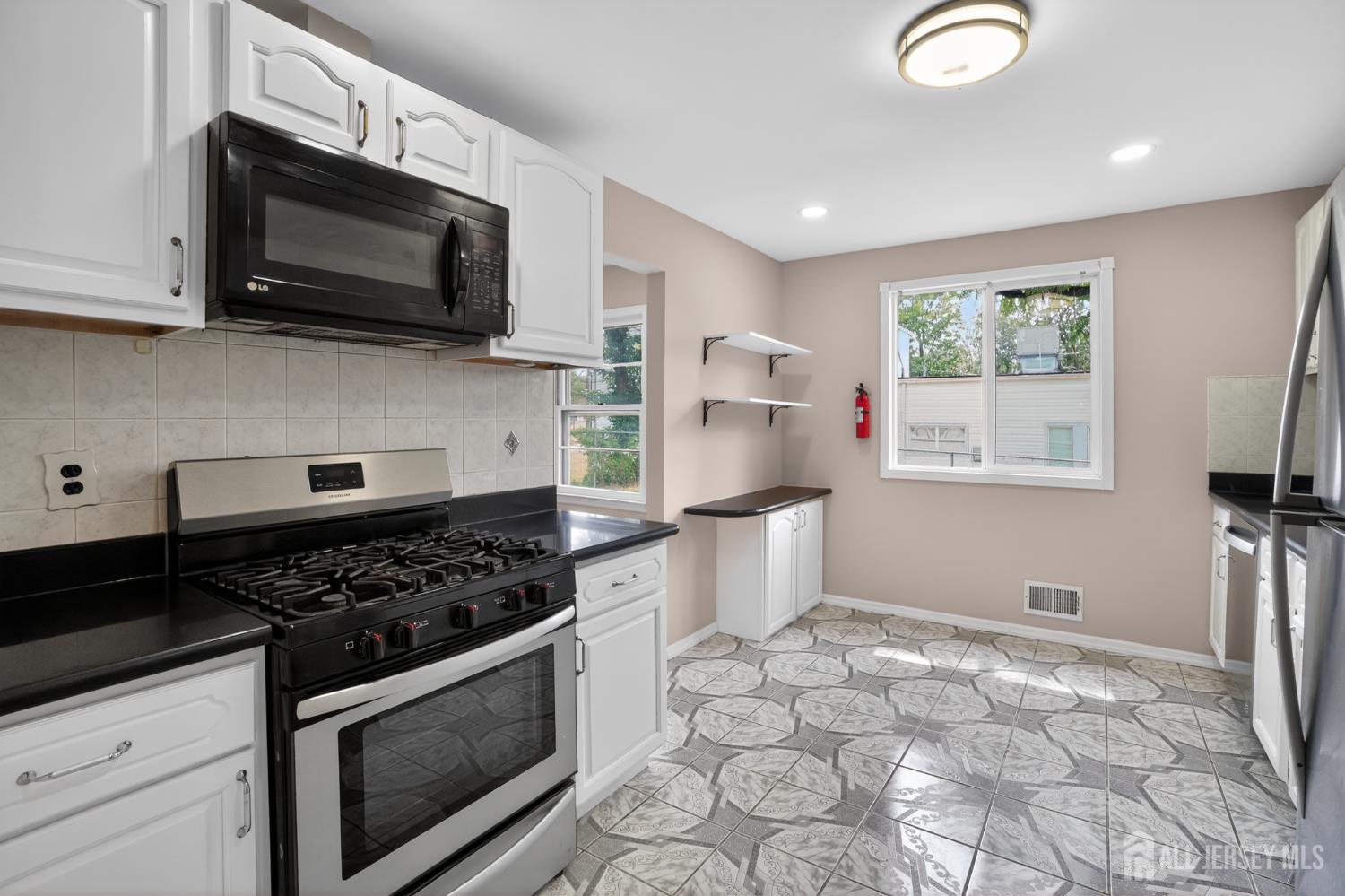 21 Ash Road Edison, NJ 08817 - Photo 12 of 35