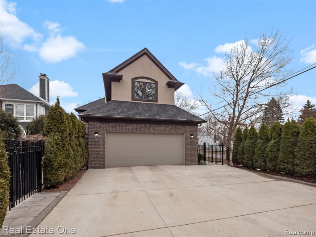 303 Wilcox Street Rochester, MI 48307 - Photo 9 of 56