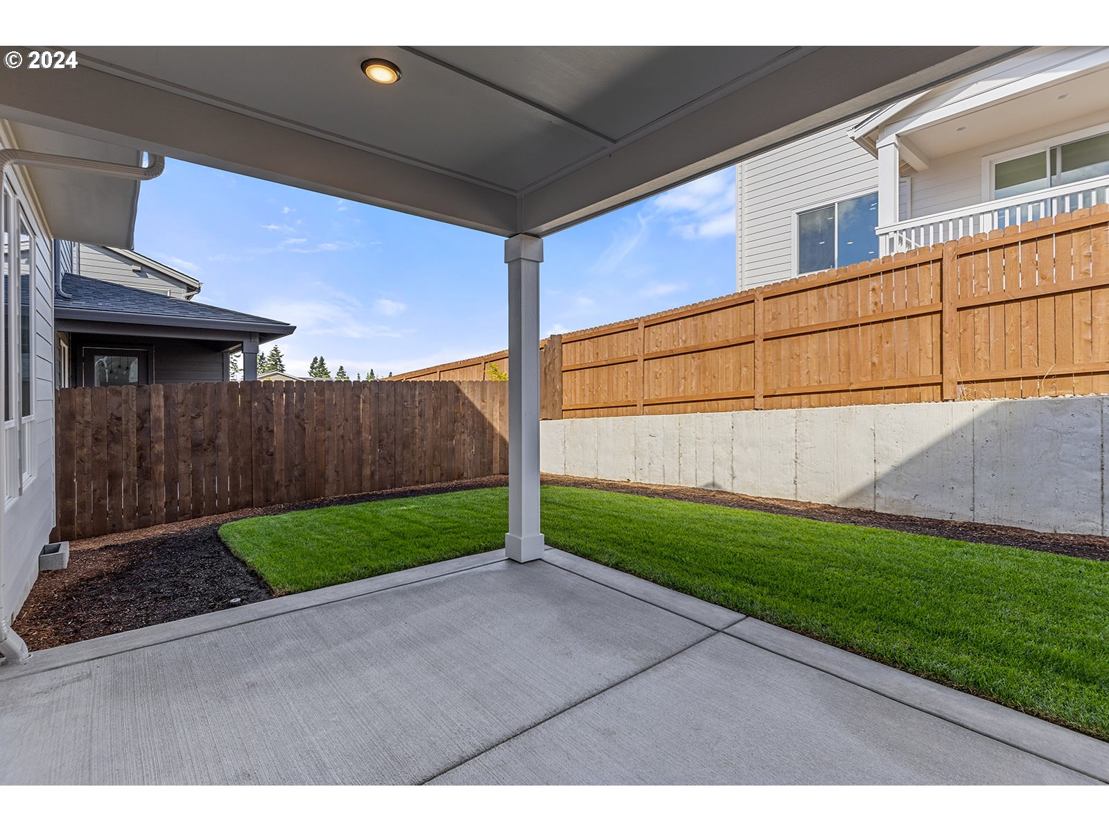 918 Northwest 178th Street Ridgefield, WA 98642 - Photo 30 of 47 a view of a backyard with pathway