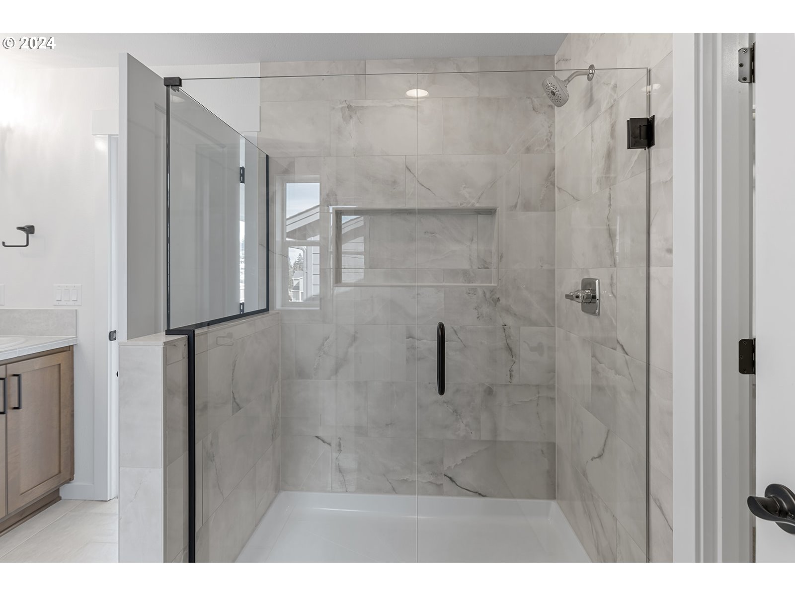 918 Northwest 178th Street Ridgefield, WA 98642 - Photo 39 of 47 a bathroom with a shower