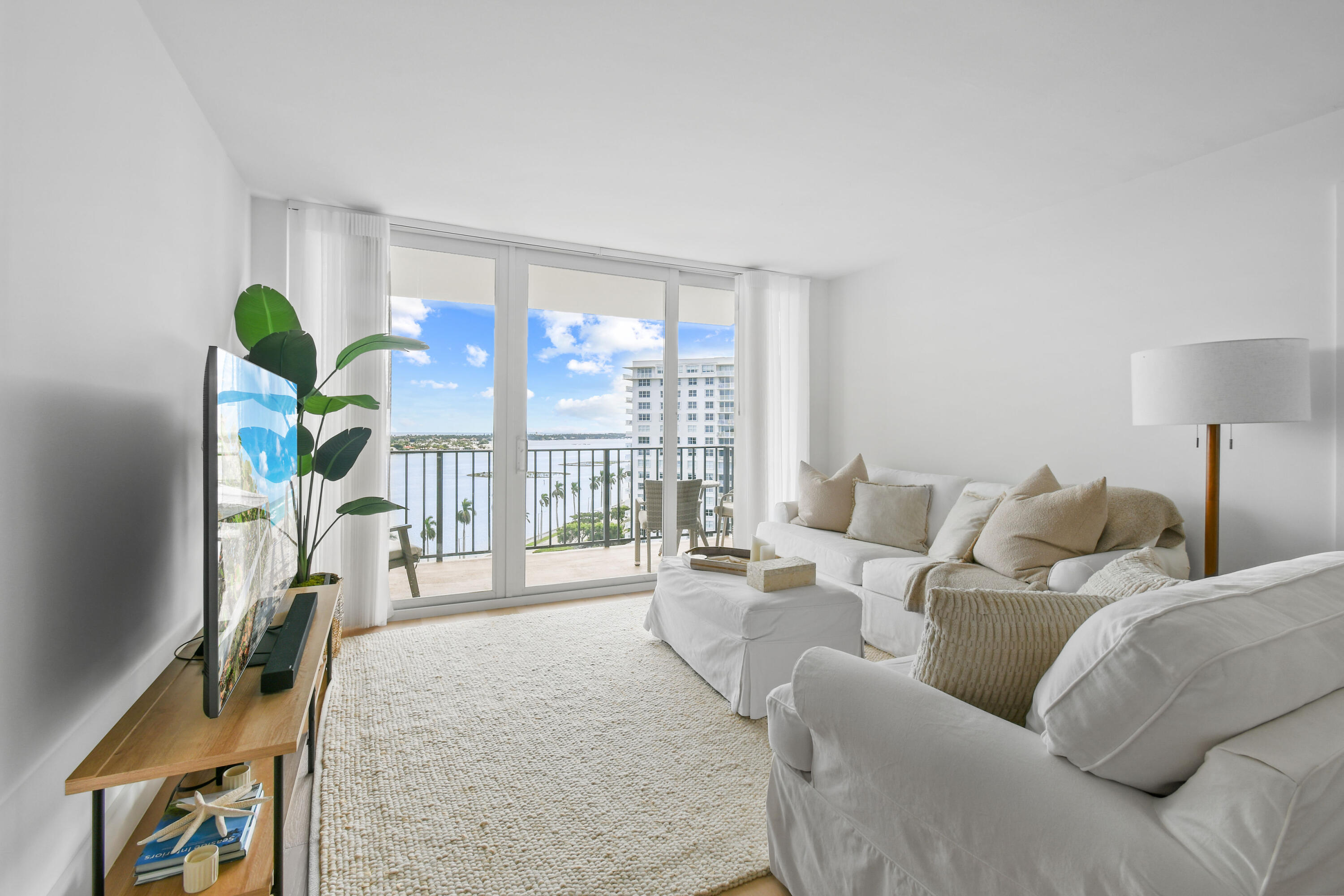 1701 South Flagler Drive, Unit 1405 West Palm Beach, FL 33401 - Photo 28 of 36 1701SFlaglerDr#1405-Nov25(7)