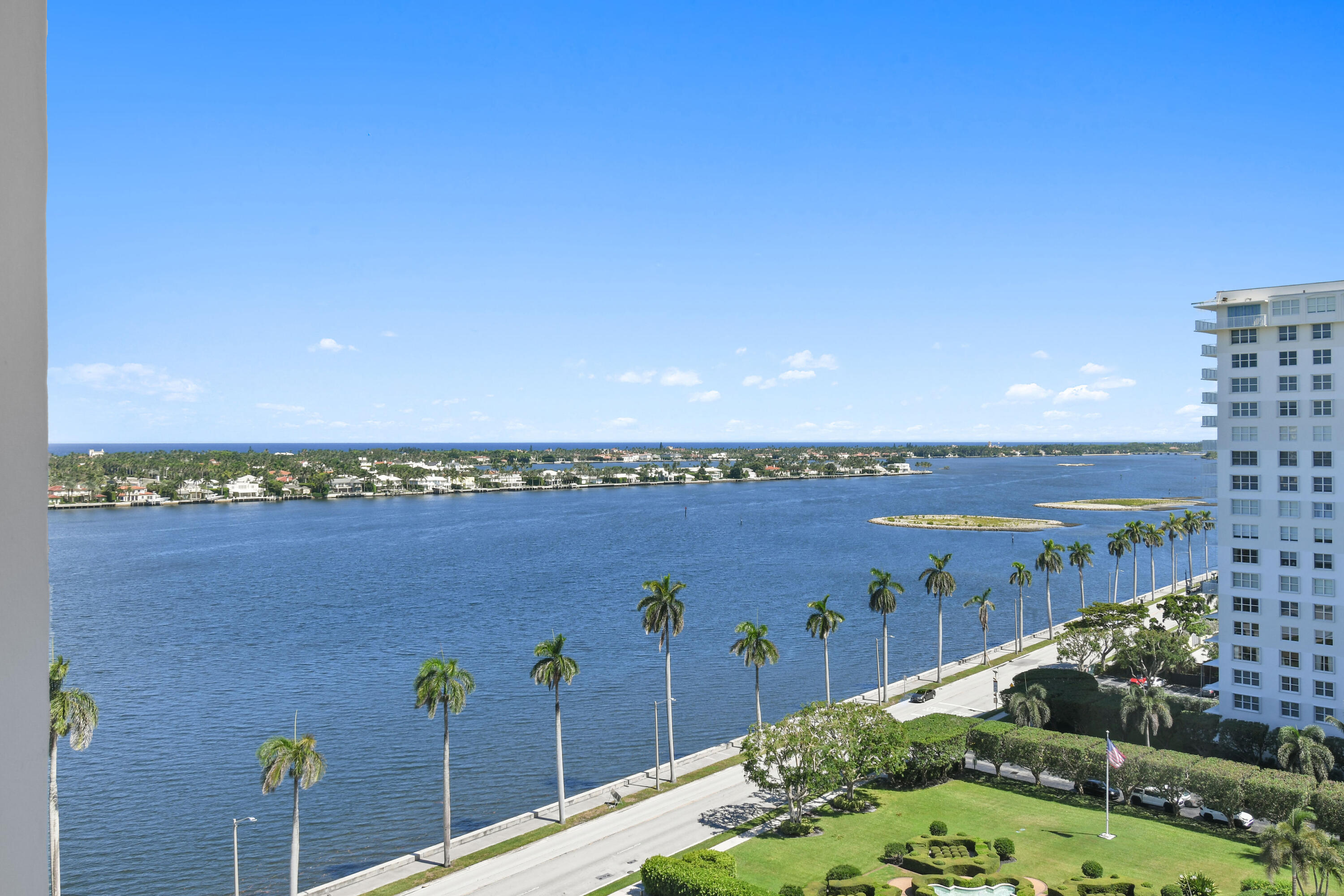 1701 South Flagler Drive, Unit 1405 West Palm Beach, FL 33401 - Photo 5 of 36 1701SFlaglerDr#1405(31)