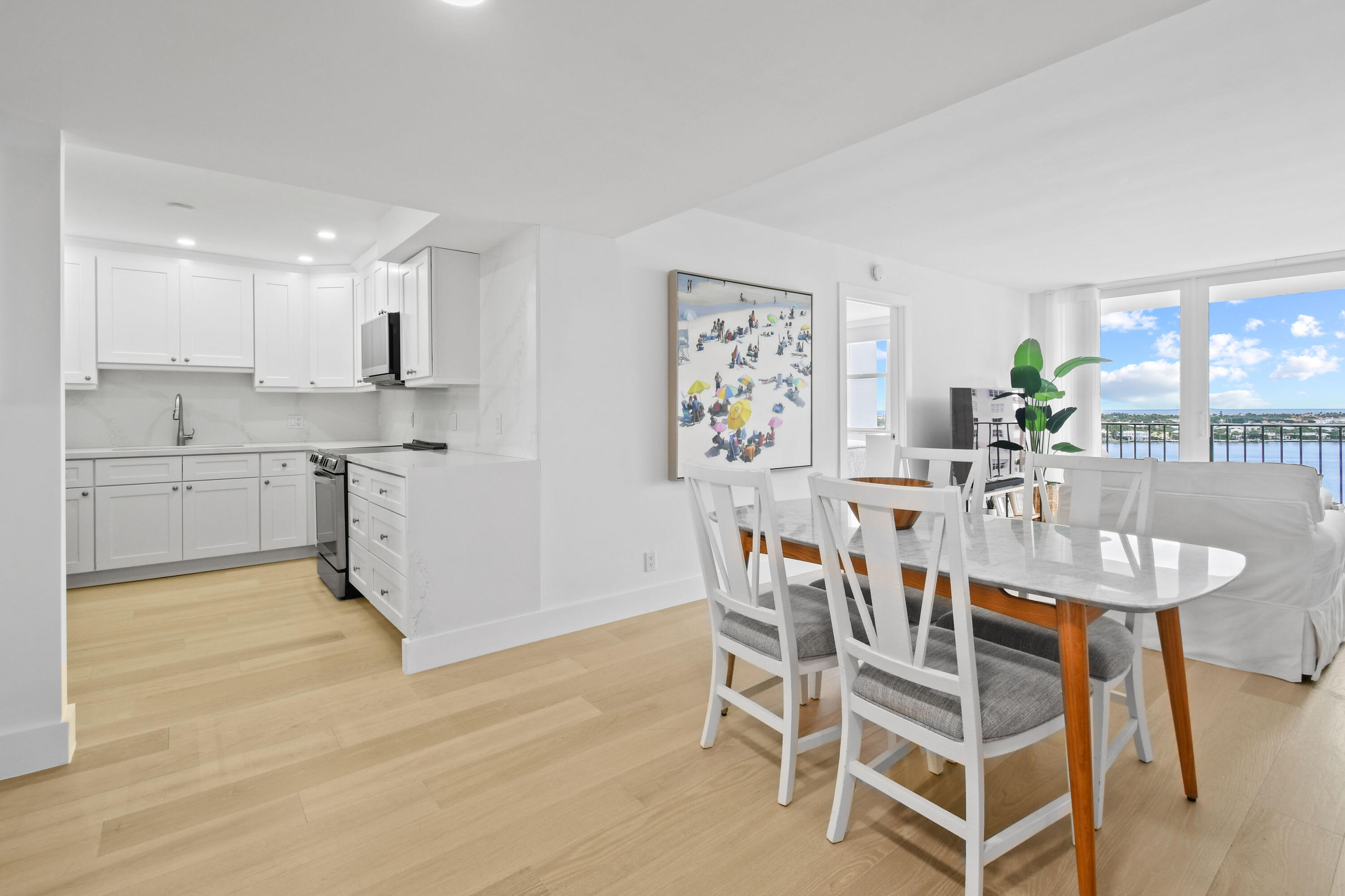 1701 South Flagler Drive, Unit 1405 West Palm Beach, FL 33401 - Photo 7 of 36 1701SFlaglerDr#1405-Nov25(3)