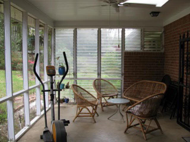 112 Ronforth Street Fairhope, AL 36532 - Photo 27 of 33 Screened porch