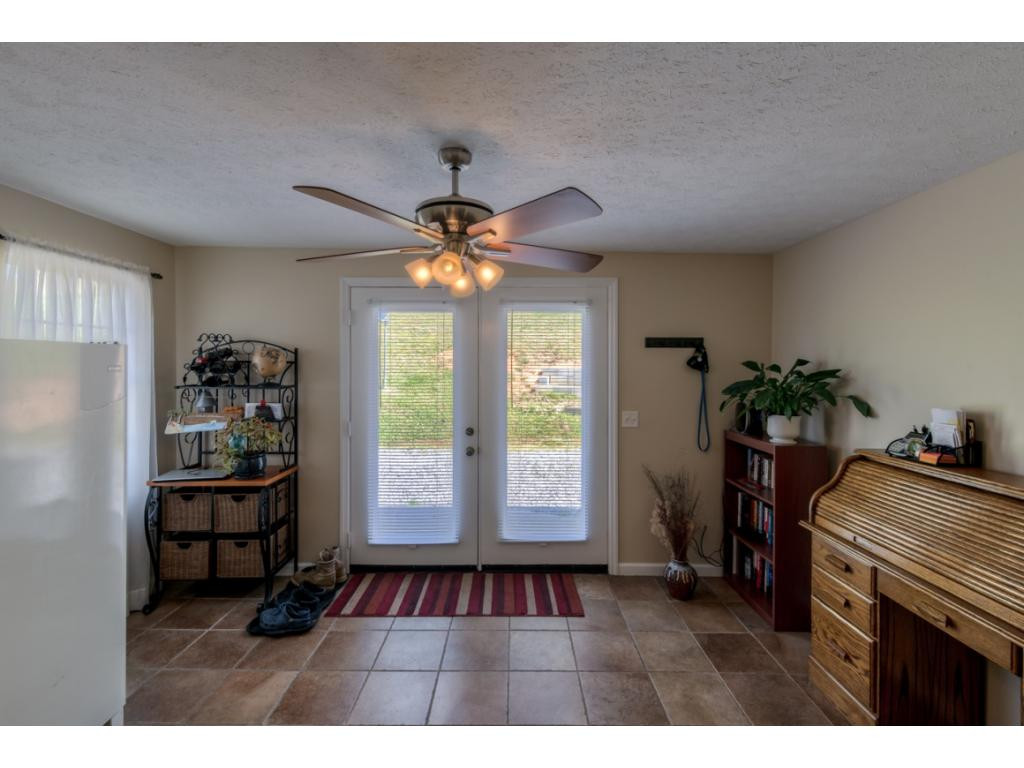 469 Copper Ridge Road Thorn Hill, TN 37881 - Photo 11 of 36 Photo 11