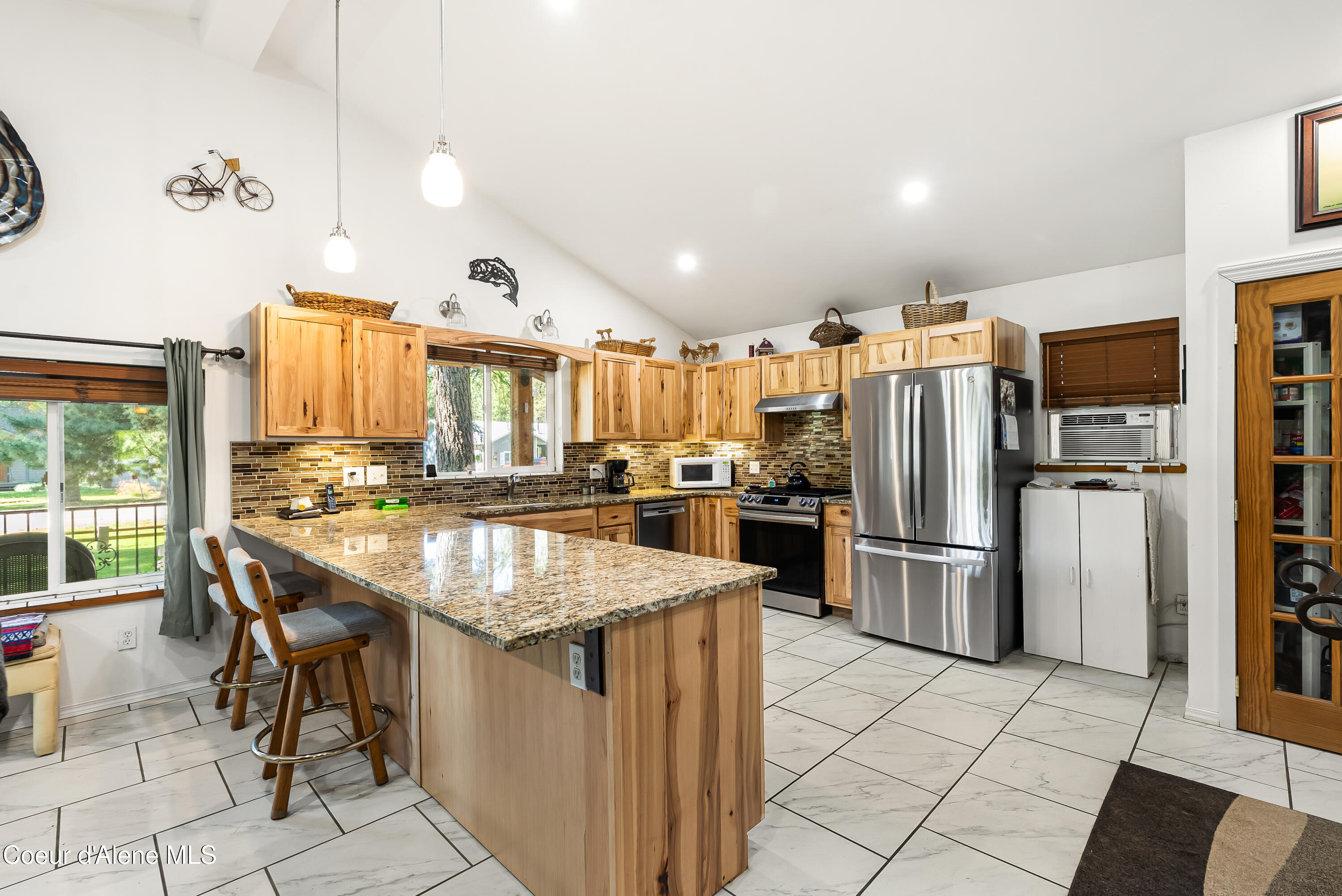 169 Shelby Road Laclede, ID 83841 - Photo 15 of 49 16