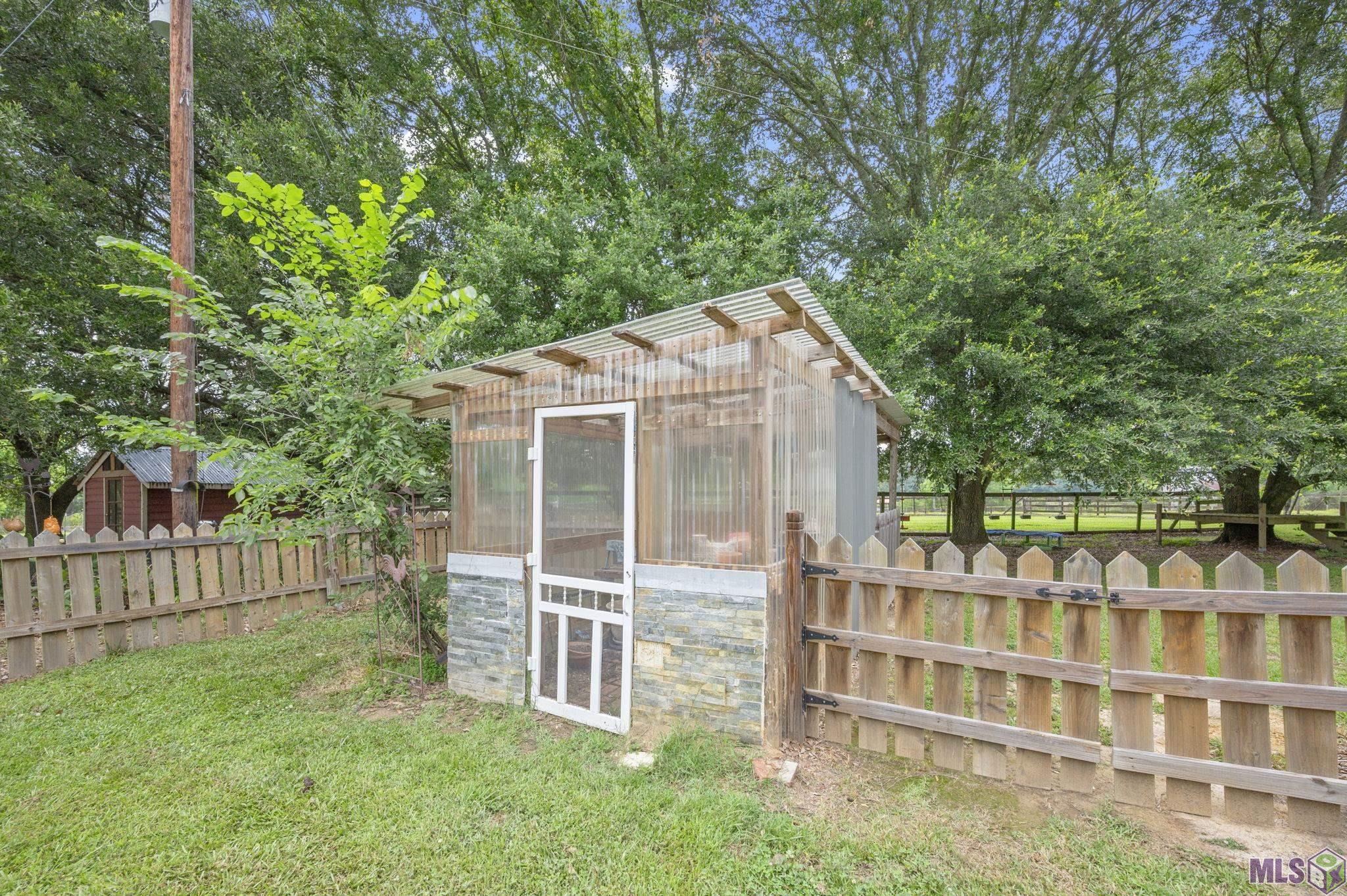 3869 Turner Road Ethel, LA 70730 - Photo 34 of 59 Guest/MIL Suite Green House
