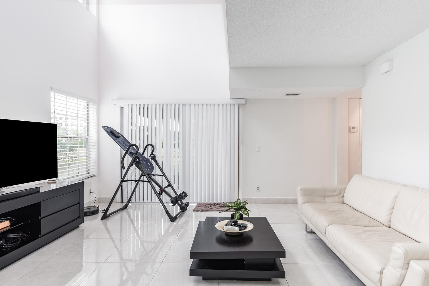 5285 Buckhead Circle, Unit 1010 Boca Raton, FL 33431 - Photo 4 of 24 Living Room