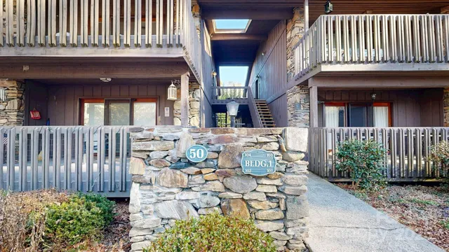 $229,999 | 50 Maxine Lane, Unit 104, Hendersonville, NC 28739