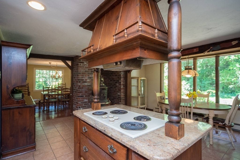 36 Edgewood Road Southborough, MA 01772 - Photo 4 of 20