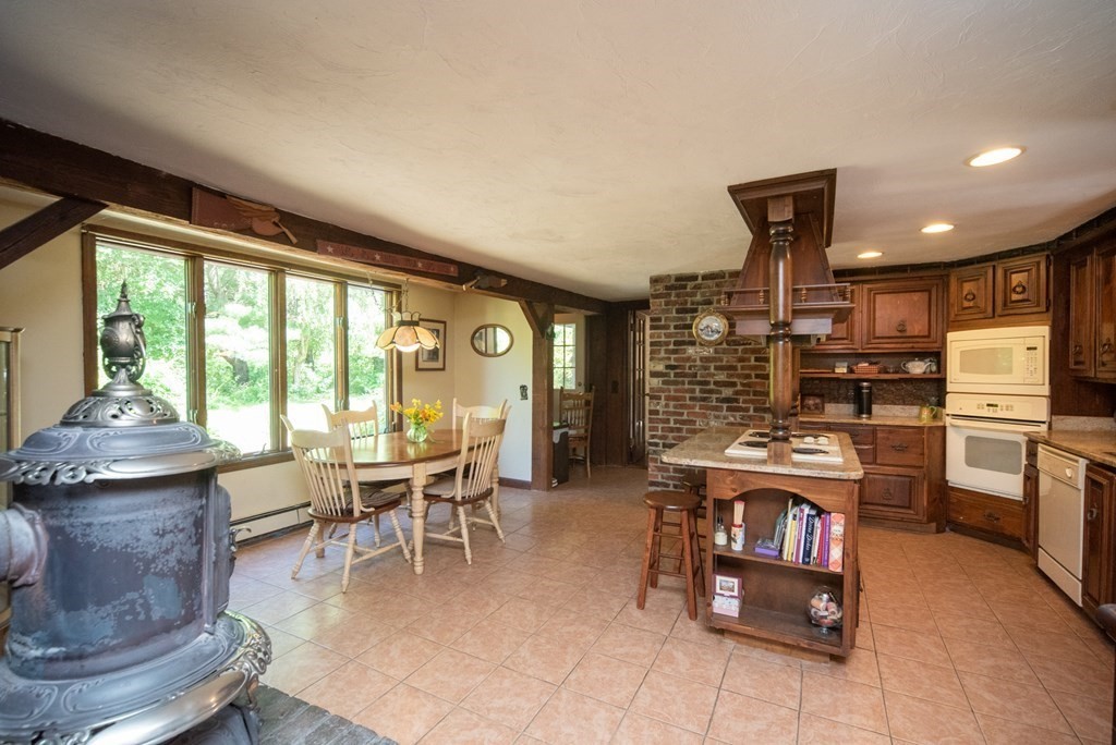 36 Edgewood Road Southborough, MA 01772 - Photo 5 of 20