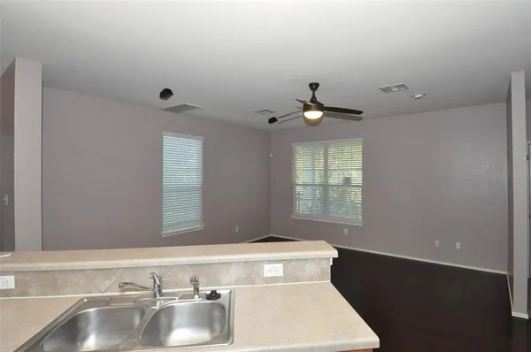 $2,080 | 1900 Scofield Ridge Parkway, Unit 5403, Austin, TX 78727