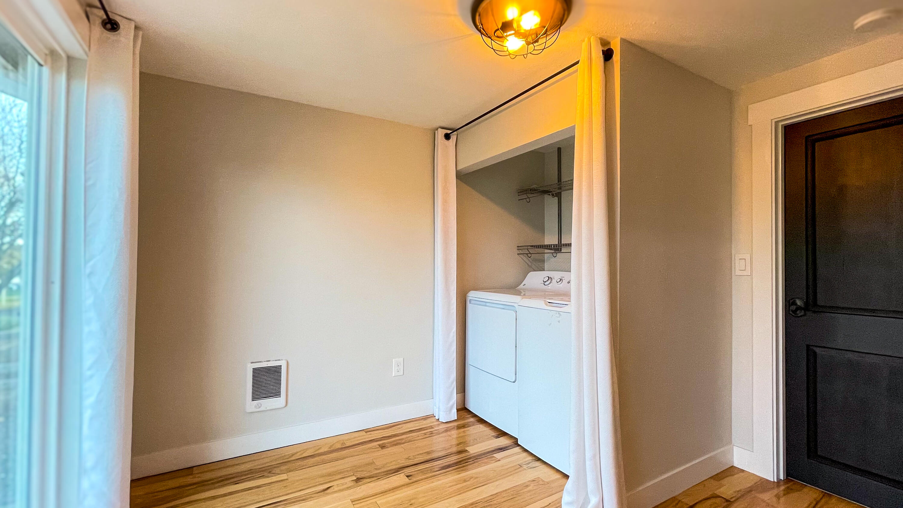 1098 Southwest Crestview Road Prineville, OR 97754 - Photo 14 of 26 Laundry Area