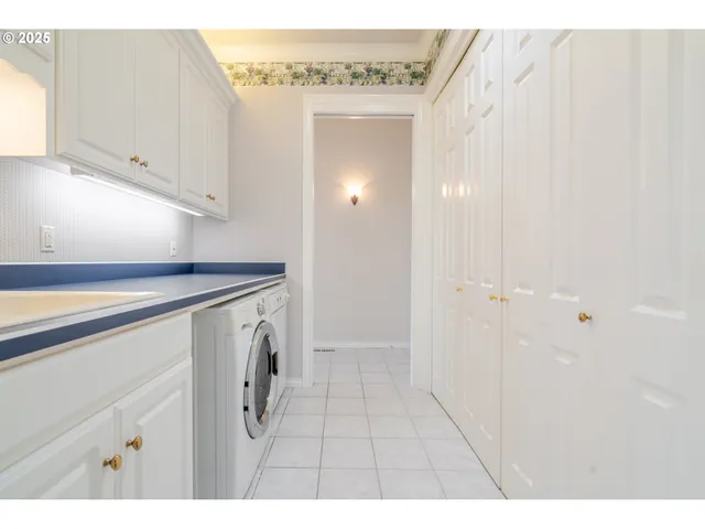 $1,078,000 | 1904 Northwest Eagles Ridge Lane, Albany, OR 97321