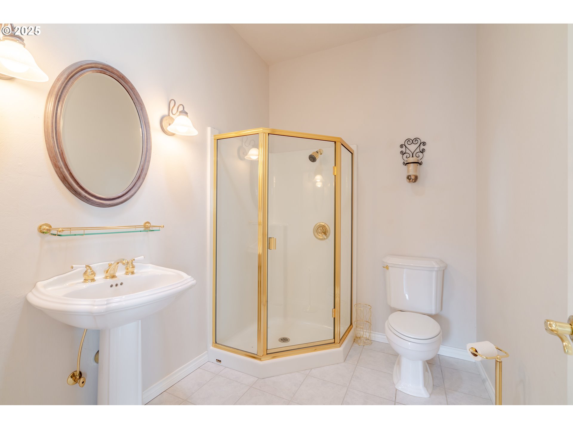 1904 Northwest Eagles Ridge Lane Albany, OR 97321 - Photo 20 of 48 Bathroom
