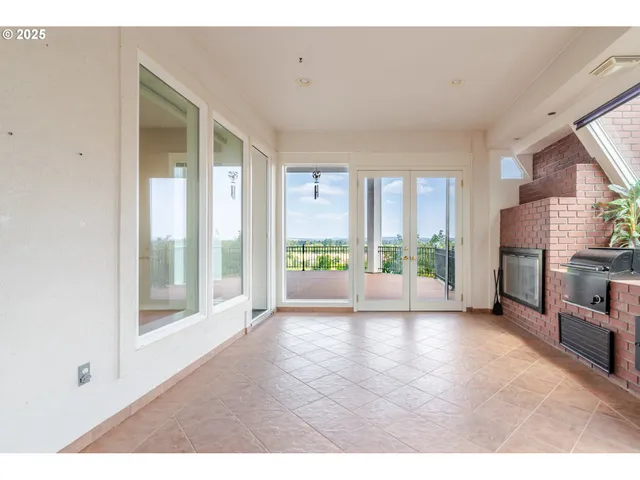 $1,078,000 | 1904 Northwest Eagles Ridge Lane, Albany, OR 97321