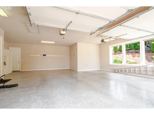 $1,078,000 | 1904 Northwest Eagles Ridge Lane, Albany, OR 97321