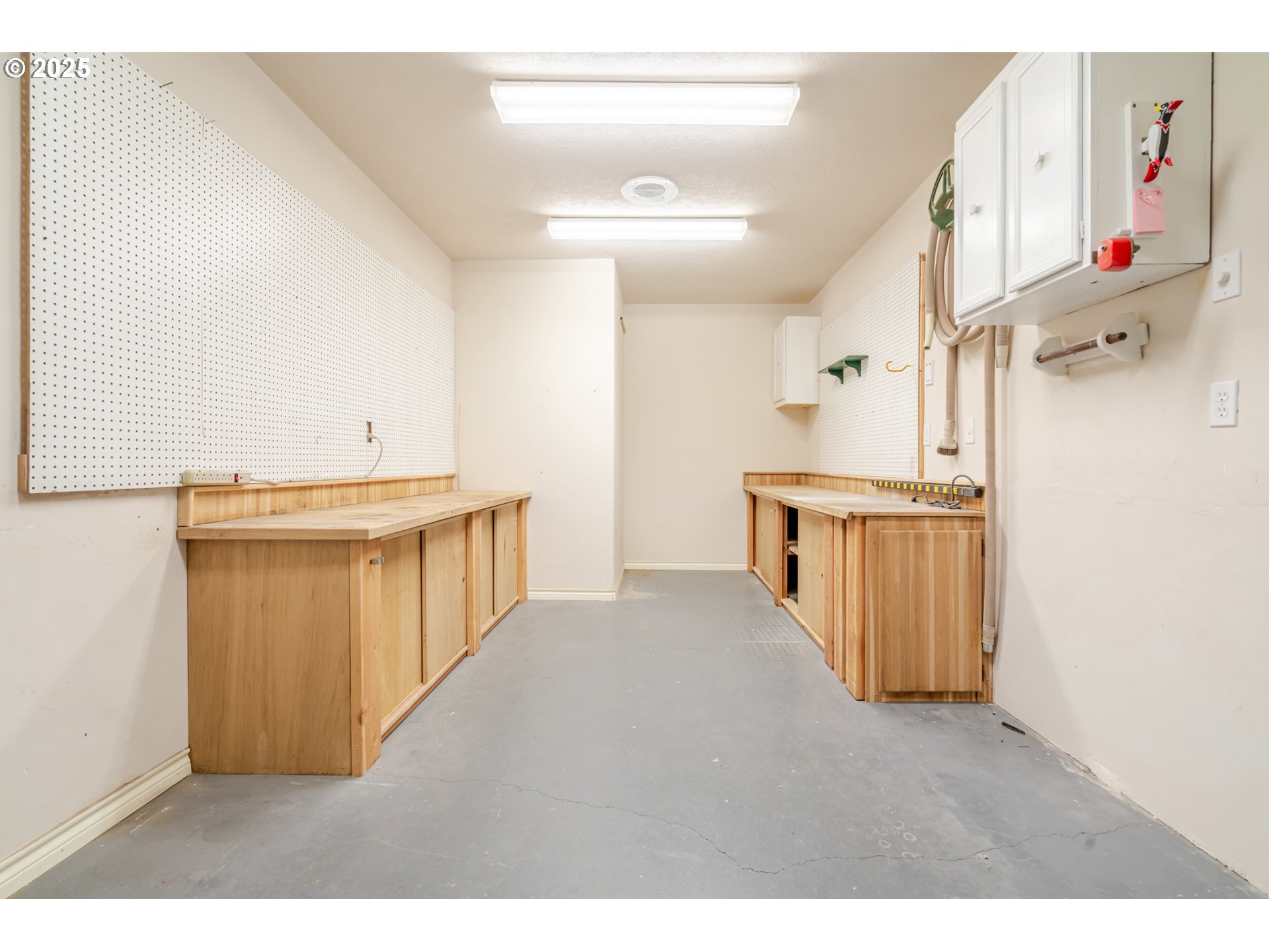 1904 Northwest Eagles Ridge Lane Albany, OR 97321 - Photo 31 of 48 Workshop