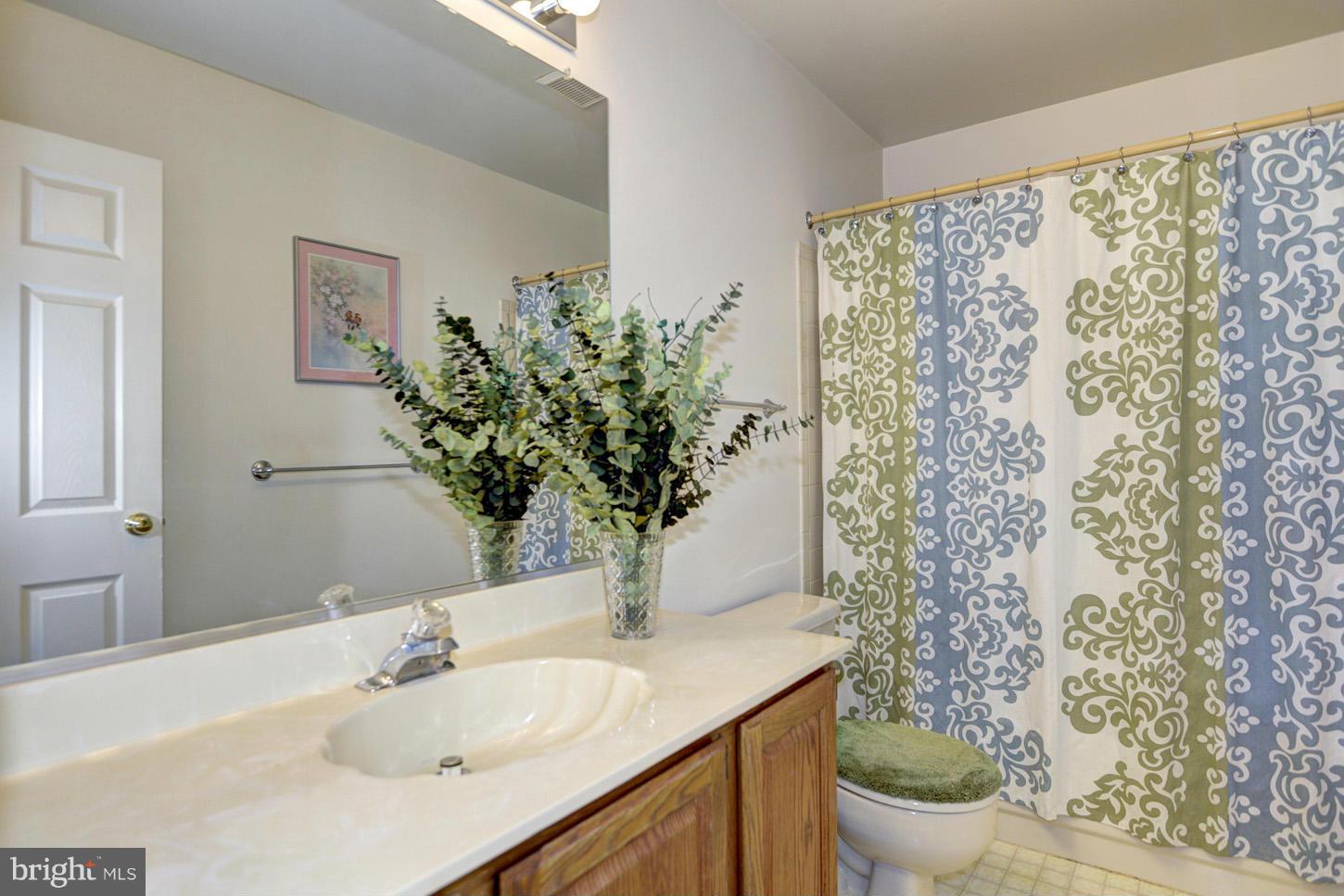 8565 Davis Road Columbia, MD 21045 - Photo 18 of 29 Hall Bath