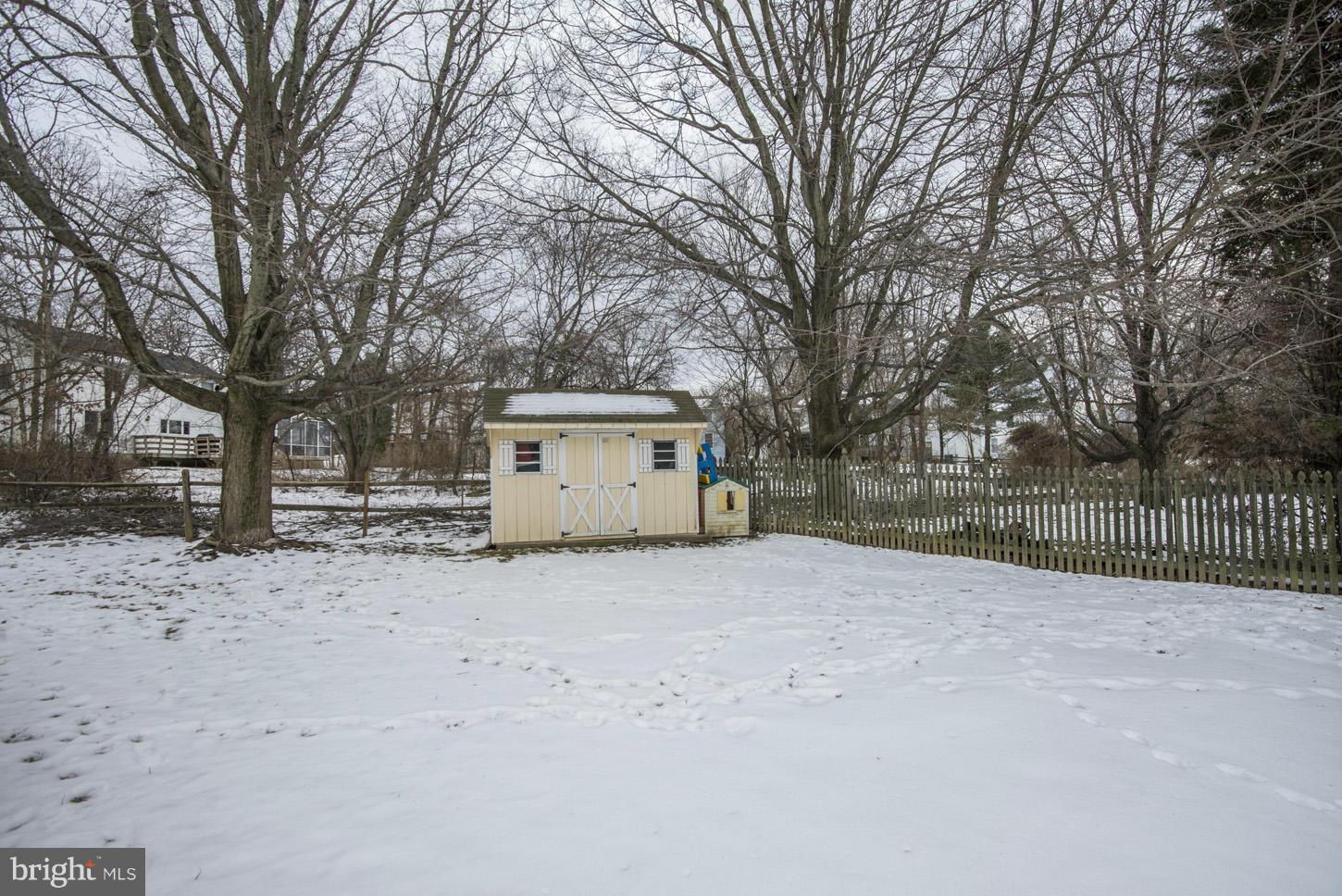8565 Davis Road Columbia, MD 21045 - Photo 26 of 29 Backyard
