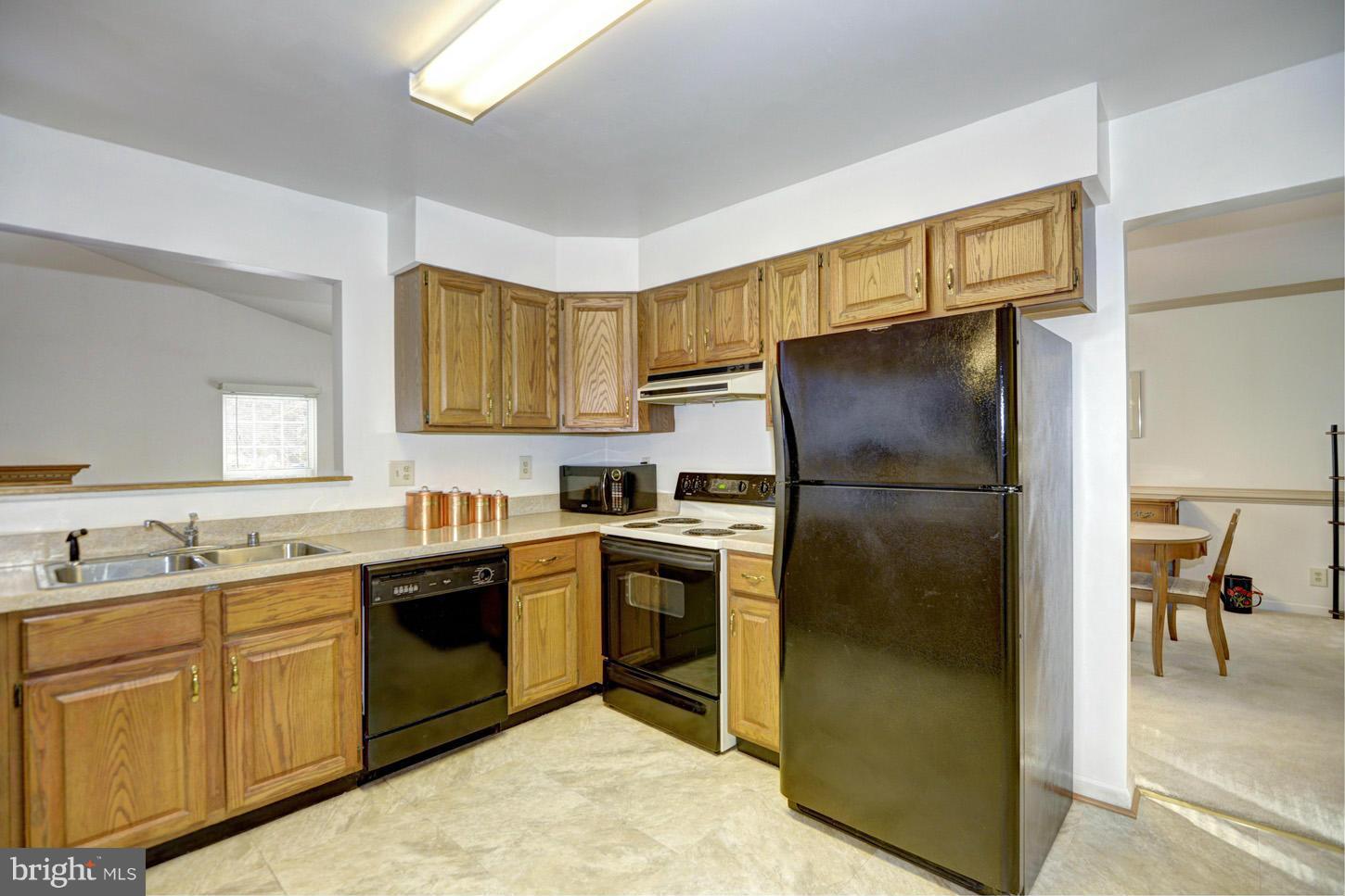 8565 Davis Road Columbia, MD 21045 - Photo 4 of 29 Kitchen