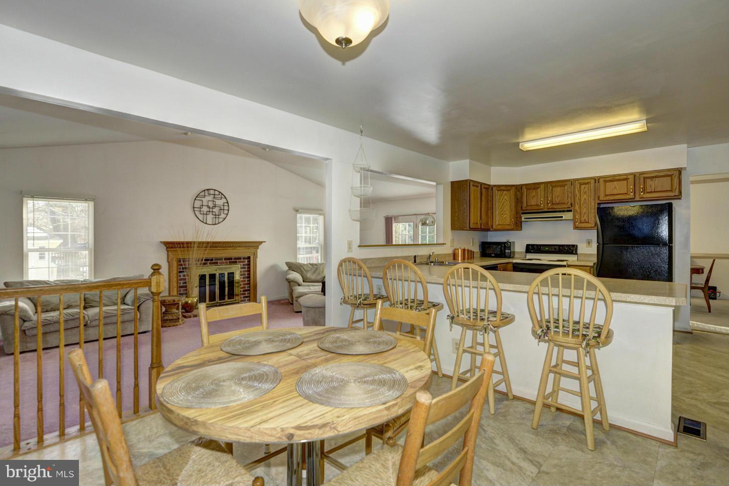 8565 Davis Road Columbia, MD 21045 - Photo 5 of 29 Kitchen