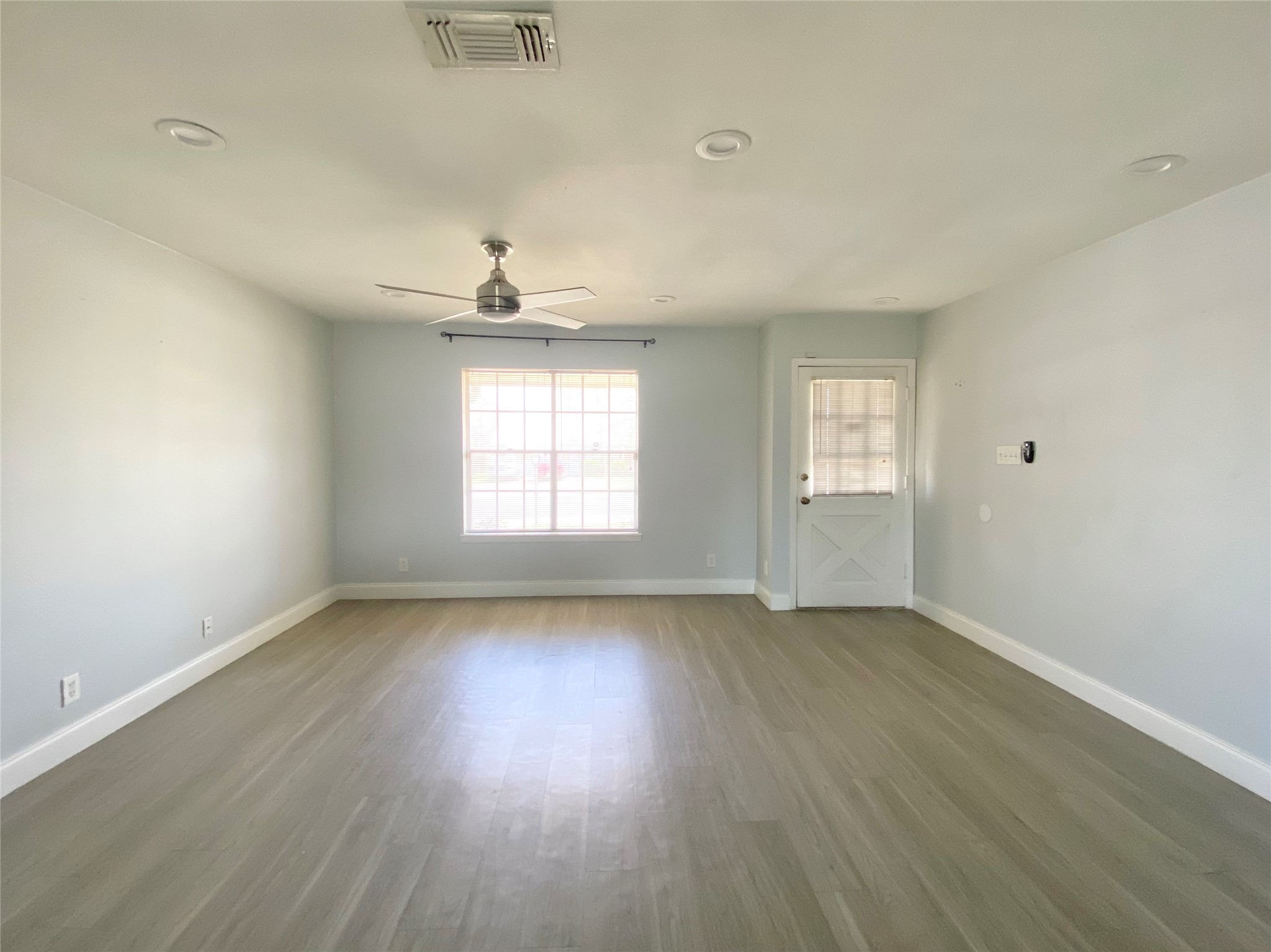 8602 Colonial Drive Austin, TX 78758 - Photo 3 of 15