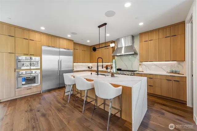 $3,495,980 | 10204 Northeast 43rd Street, Kirkland, WA 98033