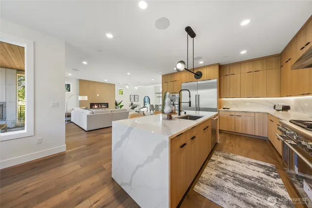 $3,495,980 | 10204 Northeast 43rd Street, Kirkland, WA 98033