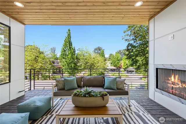 $3,495,980 | 10204 Northeast 43rd Street, Kirkland, WA 98033