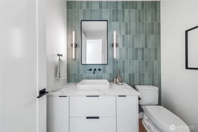 $3,495,980 | 10204 Northeast 43rd Street, Kirkland, WA 98033