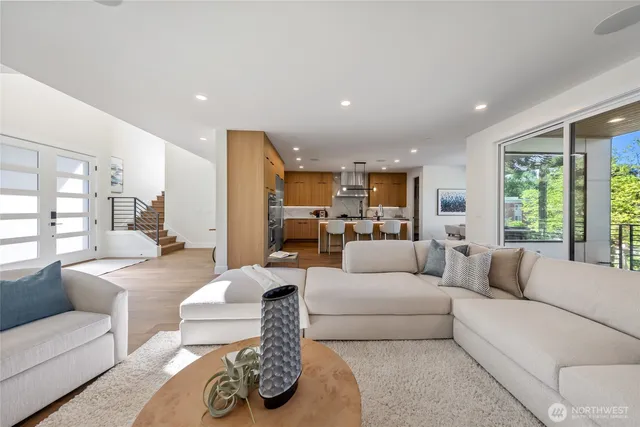 $3,495,980 | 10204 Northeast 43rd Street, Kirkland, WA 98033