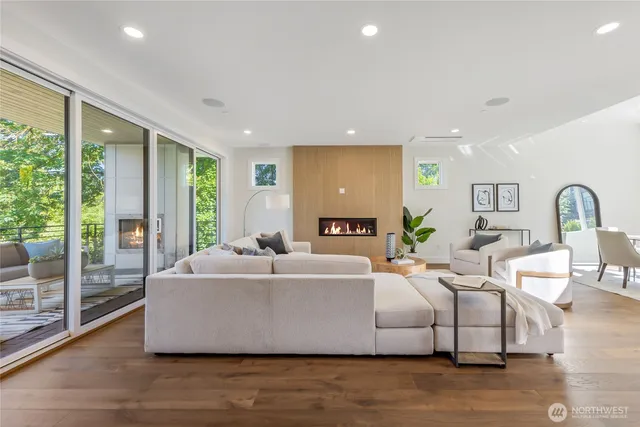 $3,495,980 | 10204 Northeast 43rd Street, Kirkland, WA 98033