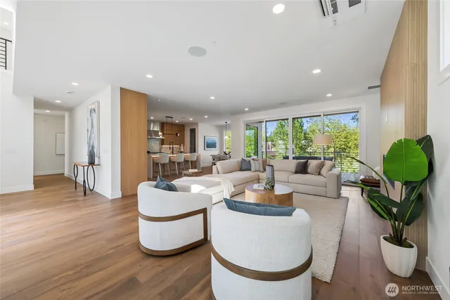 $3,495,980 | 10204 Northeast 43rd Street, Kirkland, WA 98033