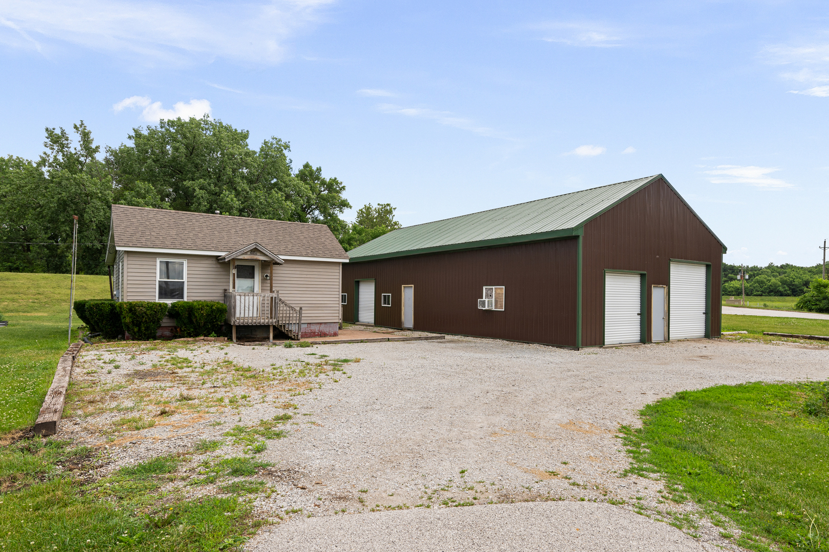 2303 Big Island Road Milan, IL 61264 - Photo 7 of 28