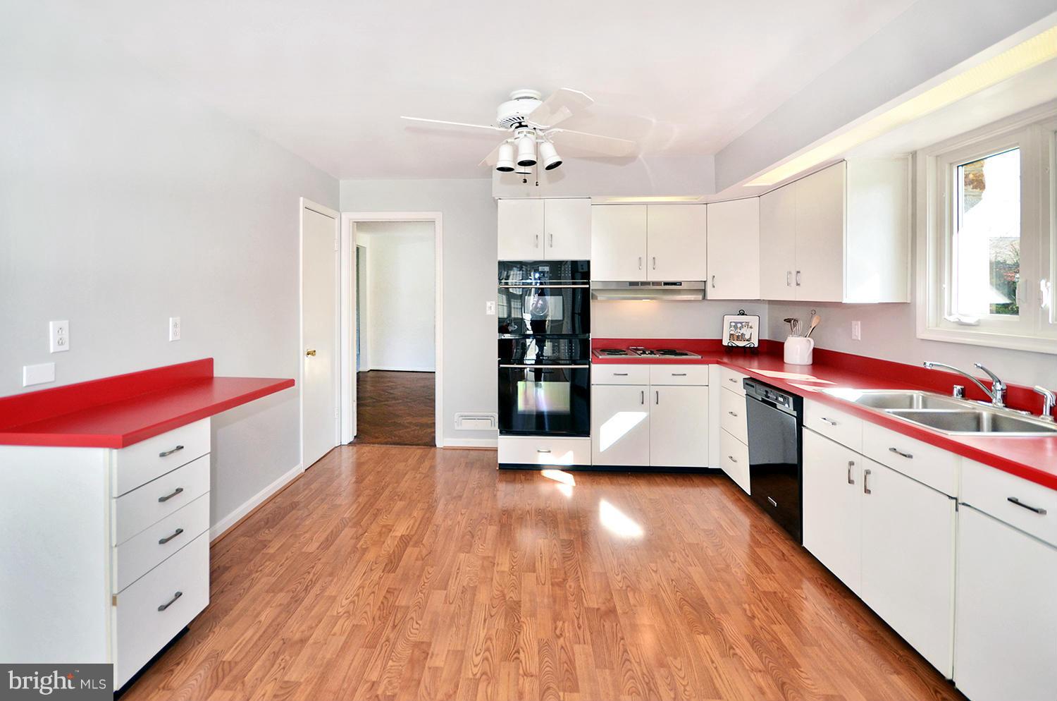12563 Dulaney Valley Road Phoenix, MD 21131 - Photo 26 of 30 Bright and Cheery Kitchen