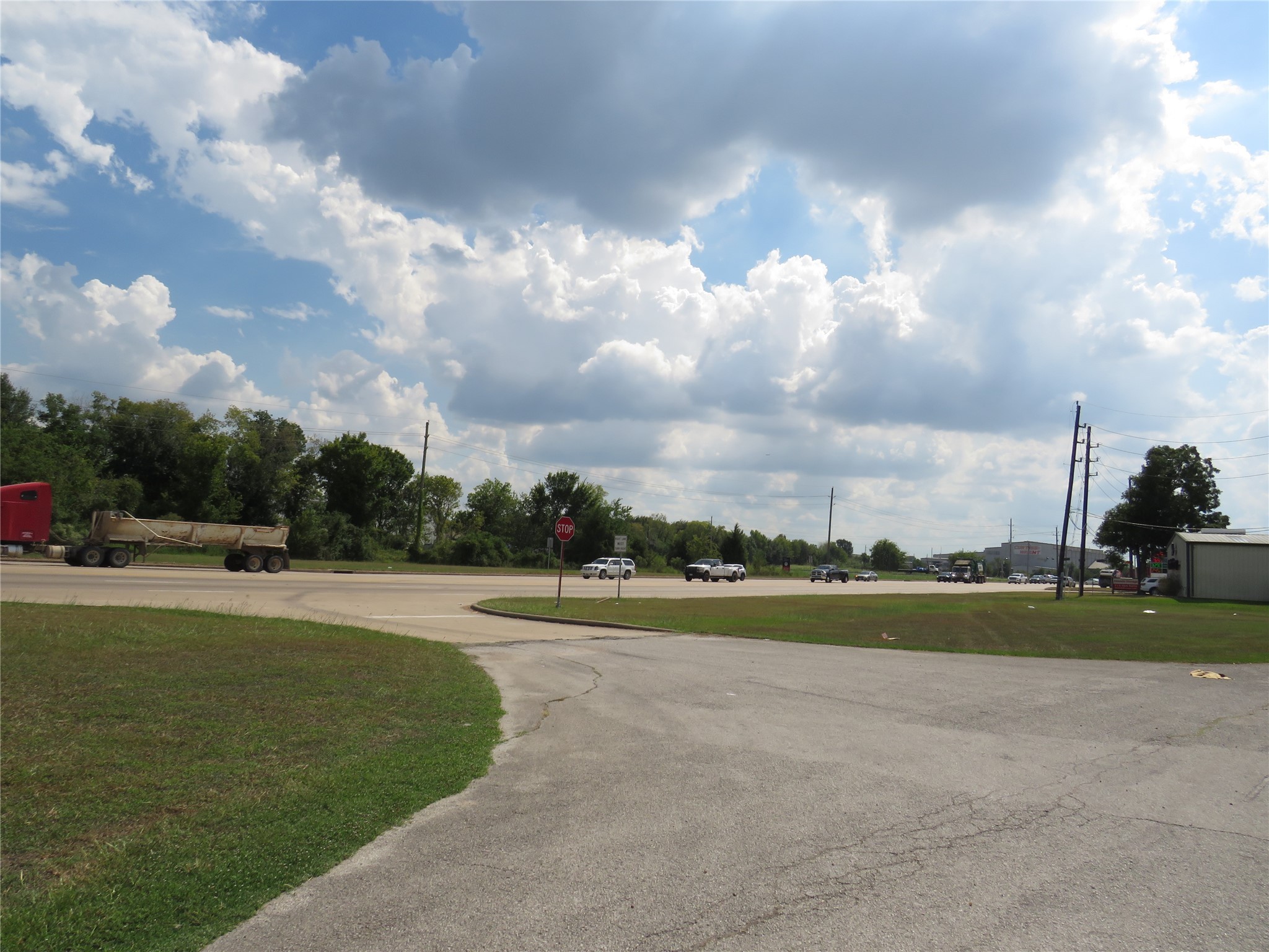 14554 Almeda Road Houston, TX 77053 - Photo 11 of 13 a view of a golf course with a lake