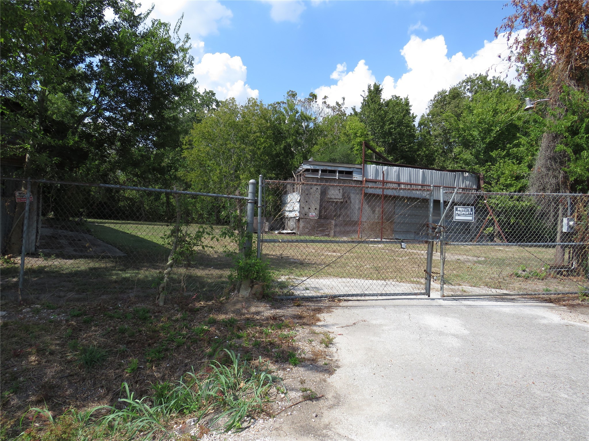 14554 Almeda Road Houston, TX 77053 - Photo 9 of 13 a view of a backyard