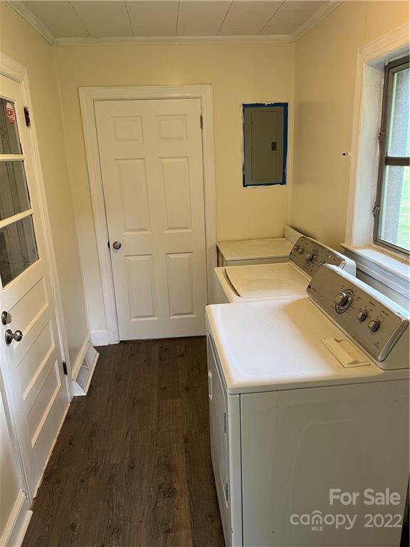 280 Stone Road, Unit 16 Salisbury, NC 28146 - Photo 20 of 25 a bathroom with a sink and a mirror