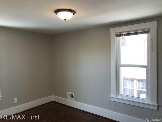 4942 South Wayne Road Wayne, MI 48184 - Photo 22 of 29