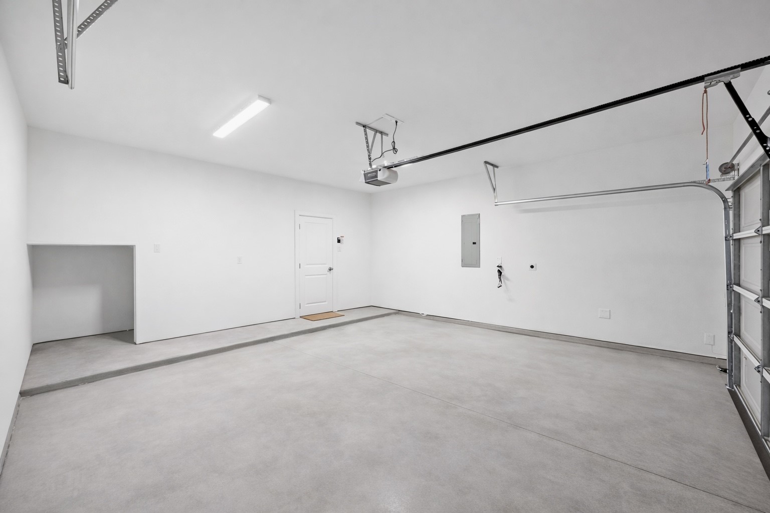 10115 Porto Rico Road Houston, TX 77041 - Photo 3 of 17 a view of an empty room