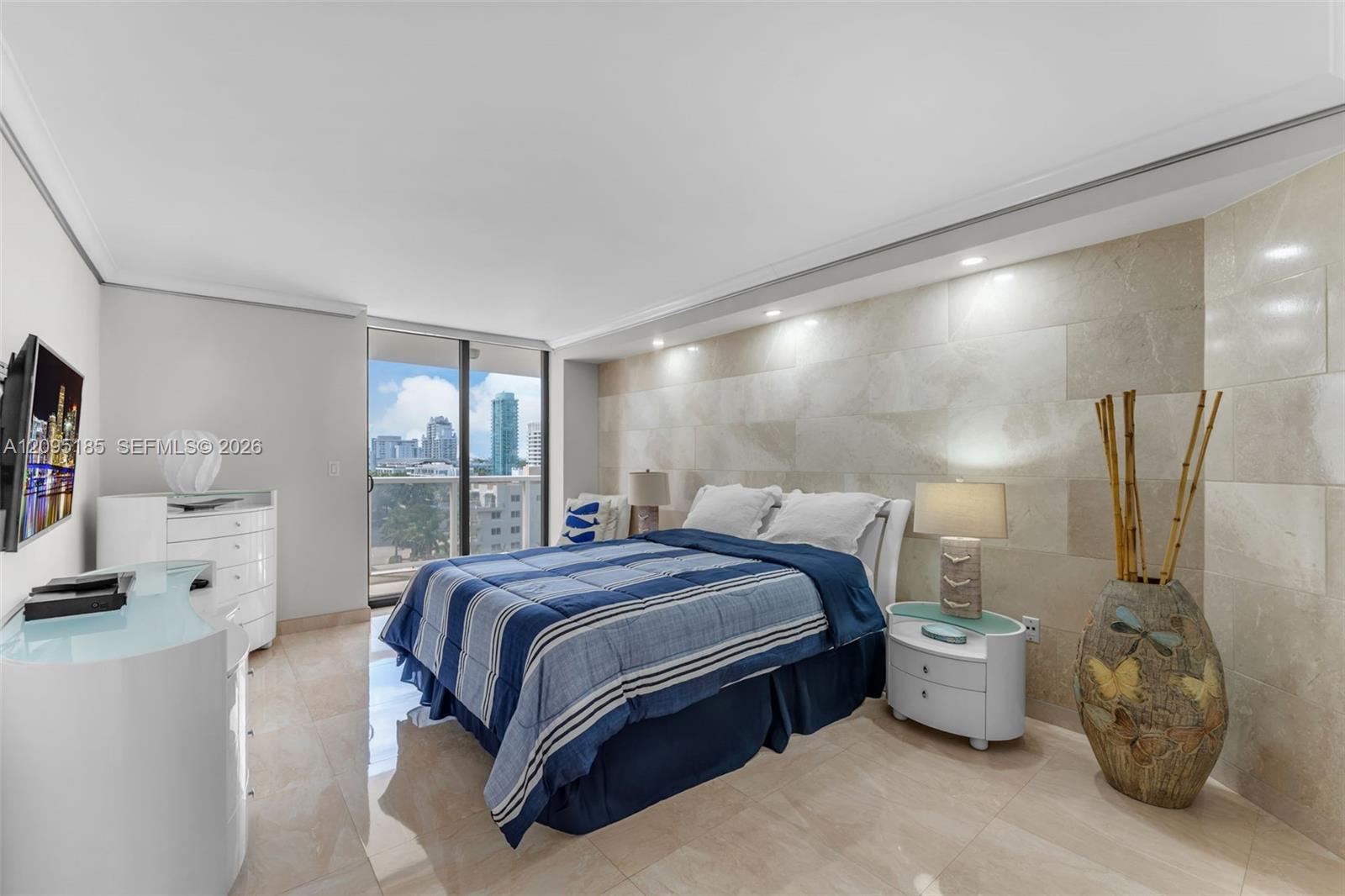 6423 Collins Avenue, Unit 901 Miami Beach, FL 33141 - Photo 18 of 30 Gallery Image 18
